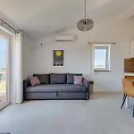 Bonex-7 By Interhome شقة