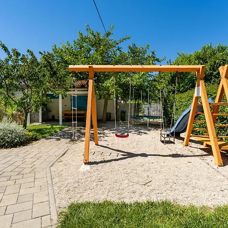 Bonex-7 By Interhome